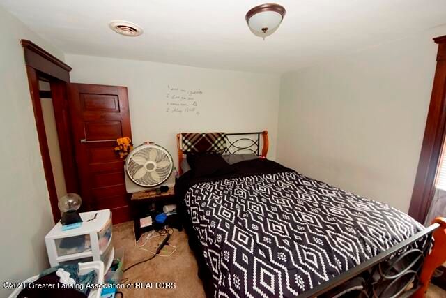 1524 Vine St, Lansing, MI 48912