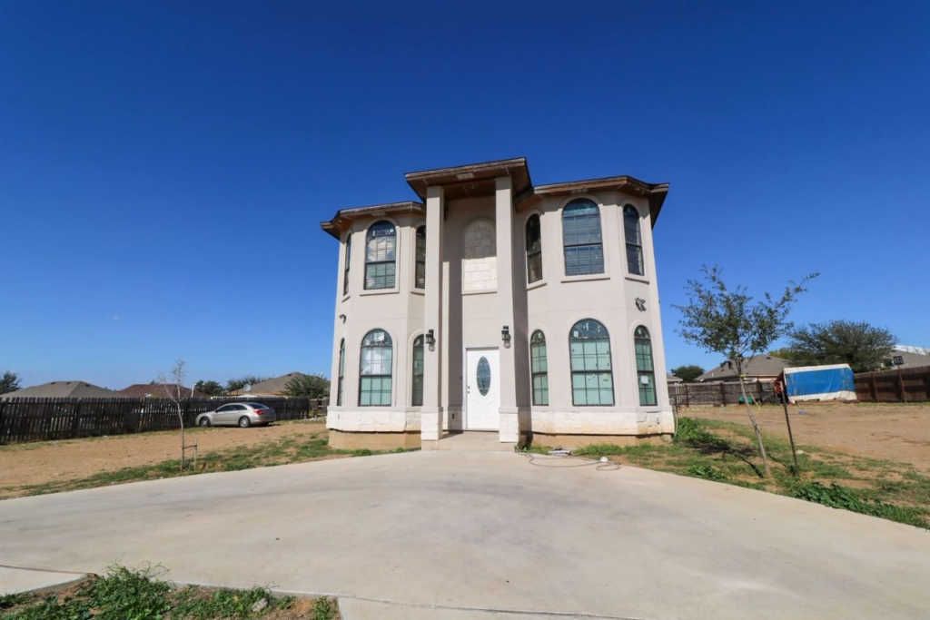 2206 Los Pinos, Laredo, TX 78046 Trulia