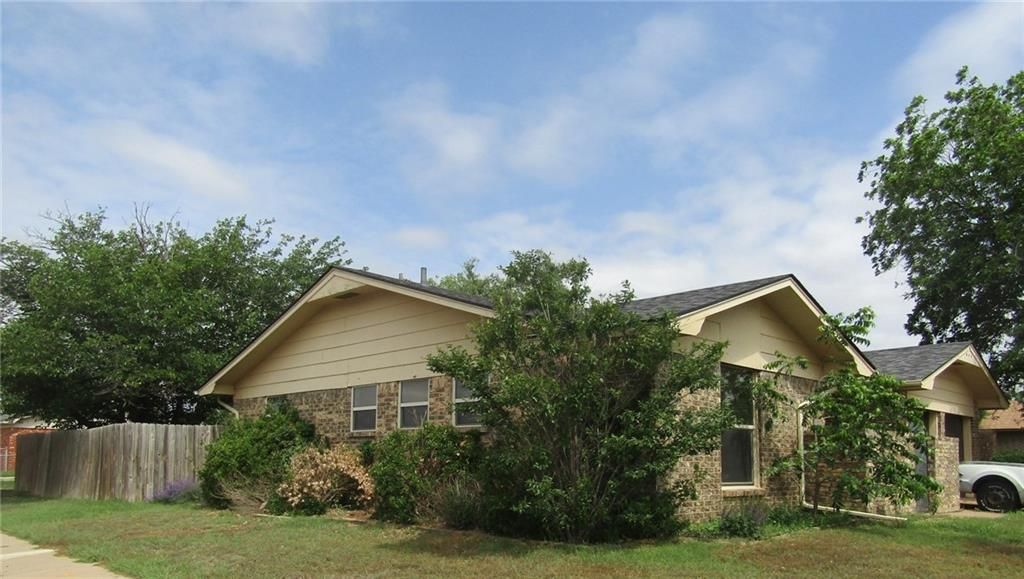 601 Sky Cir, Altus, OK 73521
