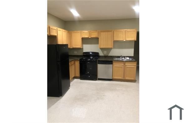 2101 E 67th St, Chicago, IL 60649