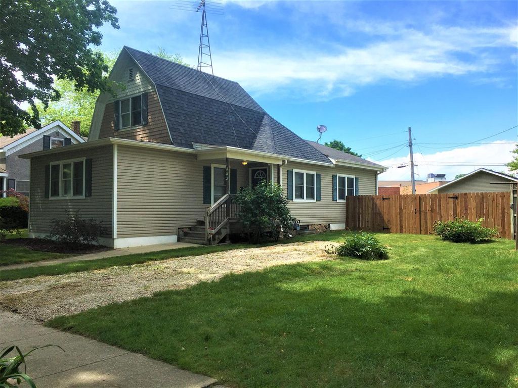 1035 Pleasant St, Lake Geneva, WI 53147 Trulia
