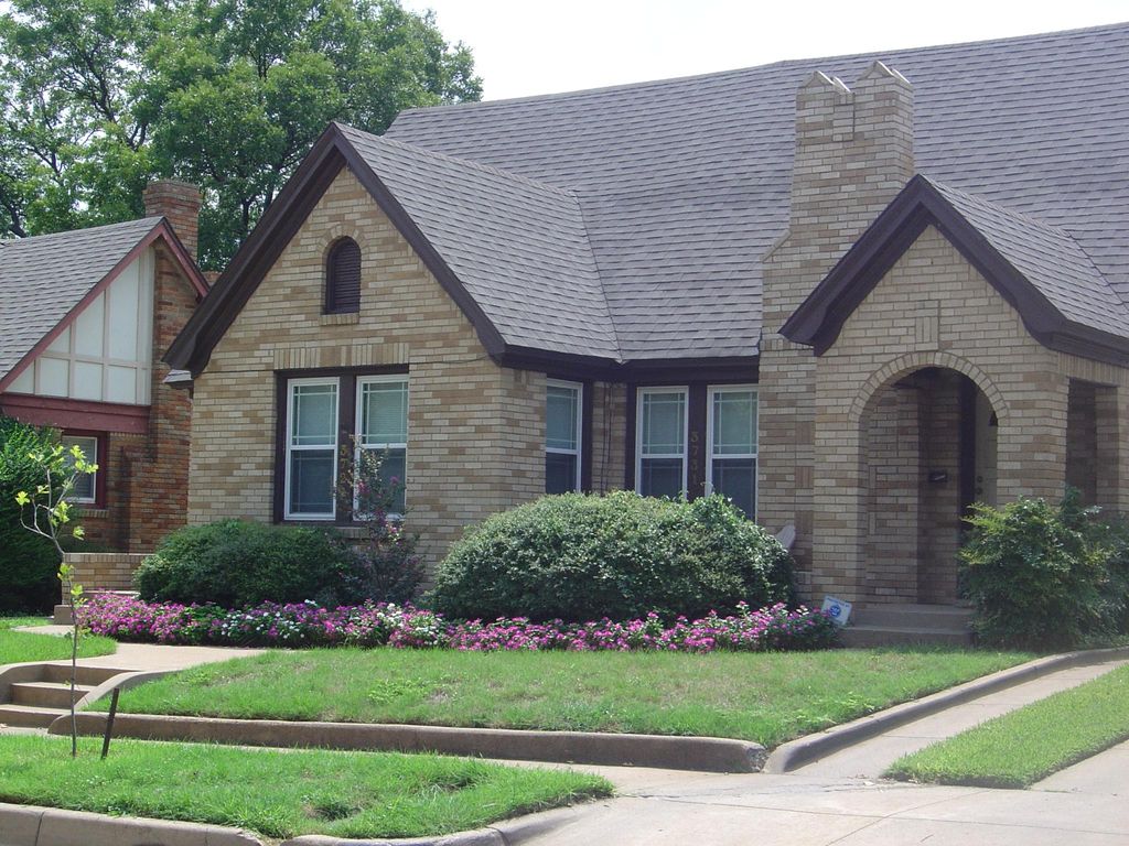 3729 W 7th St, Fort Worth, TX 76107