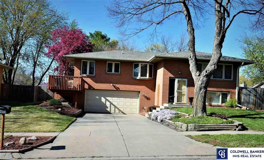 7920 Sandalwood Dr, Lincoln, NE 68510 | Trulia