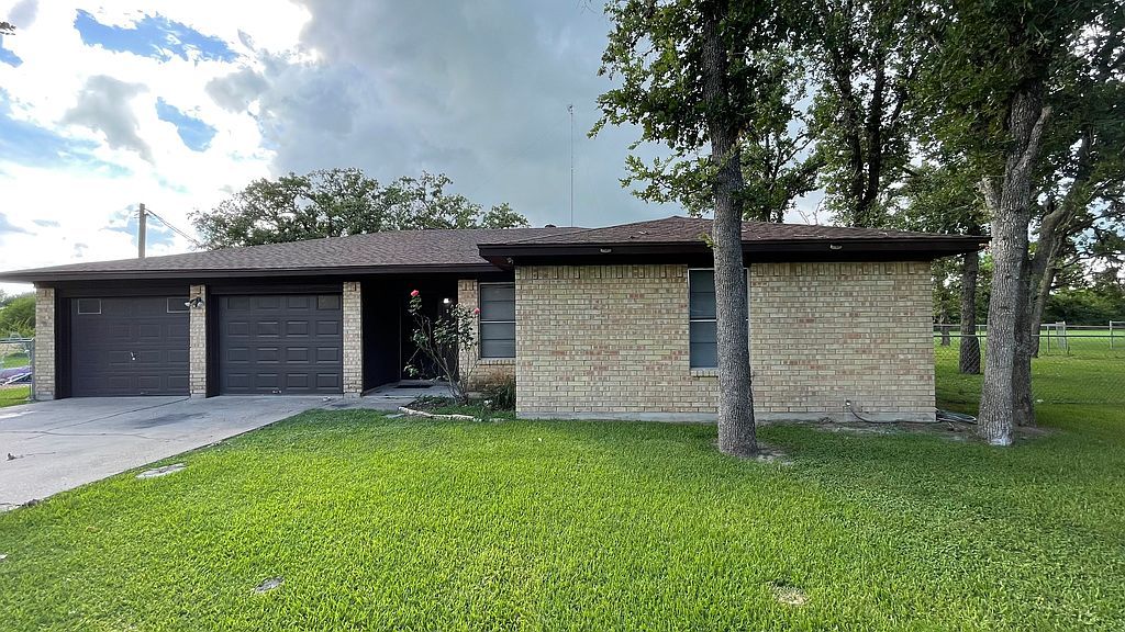 285 Buck Square St, Victoria, TX 77905