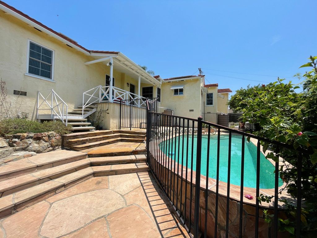 8538 Boulder Dr, La Mesa, CA 91941