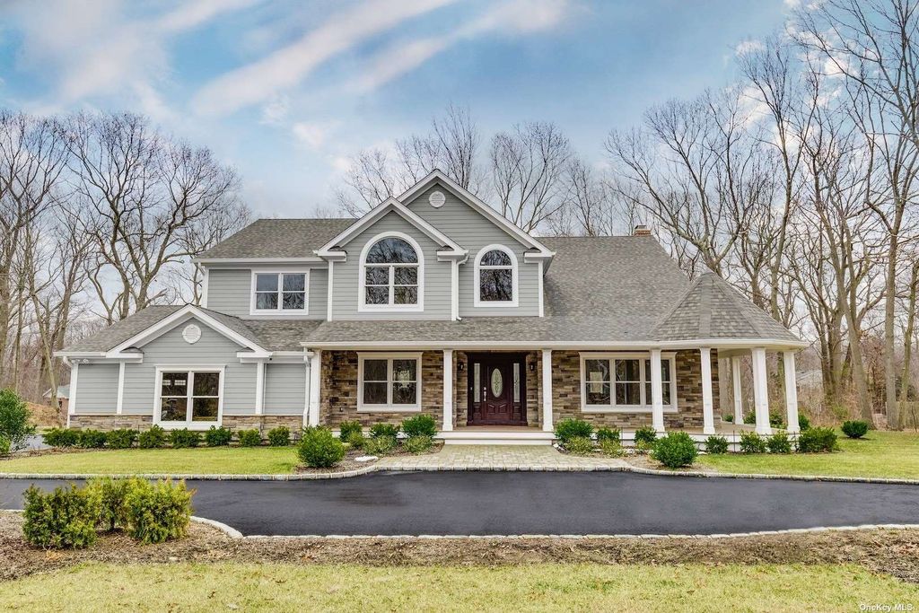 4 Kellie Ct, Northport, NY 11768