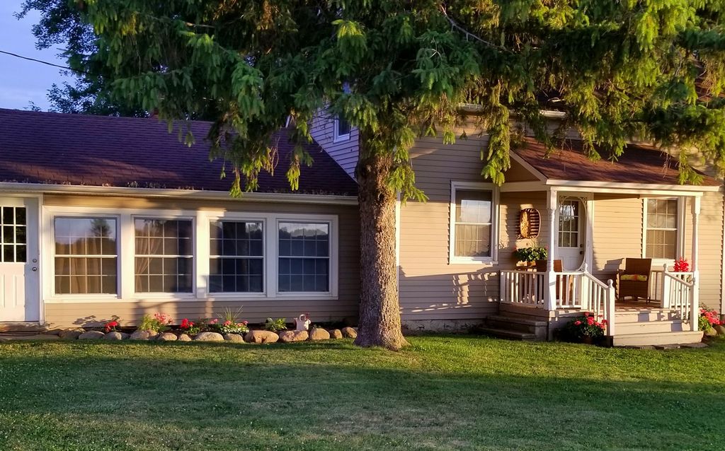 21280 Pratt Rd, Armada, MI - 3 Bed, 1 Bath Single-Family Home - 42