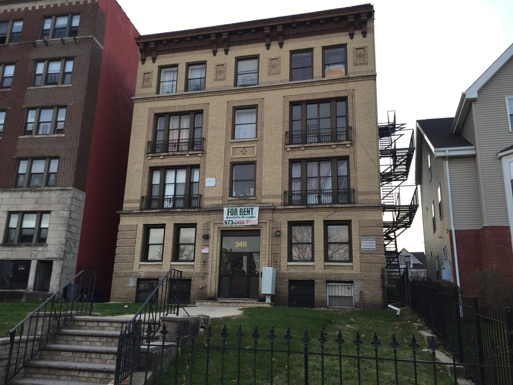 244 Roseville Ave 203, Newark, NJ 1 Bed, 1 Bath Apartment 4 Photos