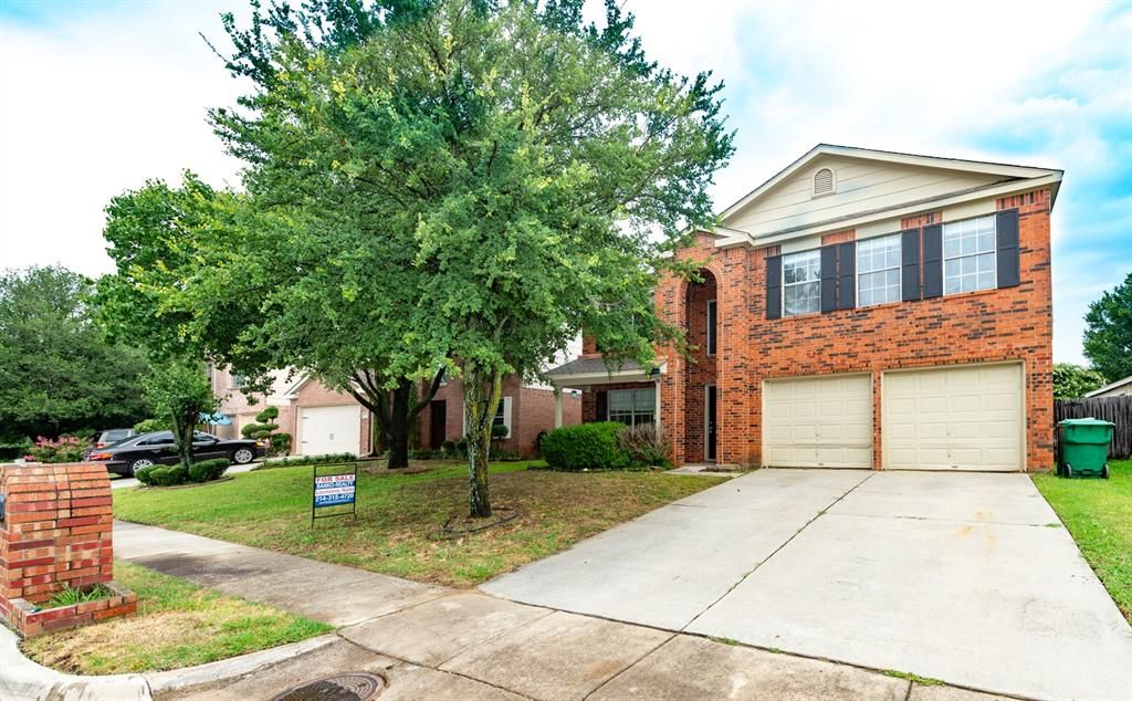 1120 Springcreek Dr, Denton, TX 76210