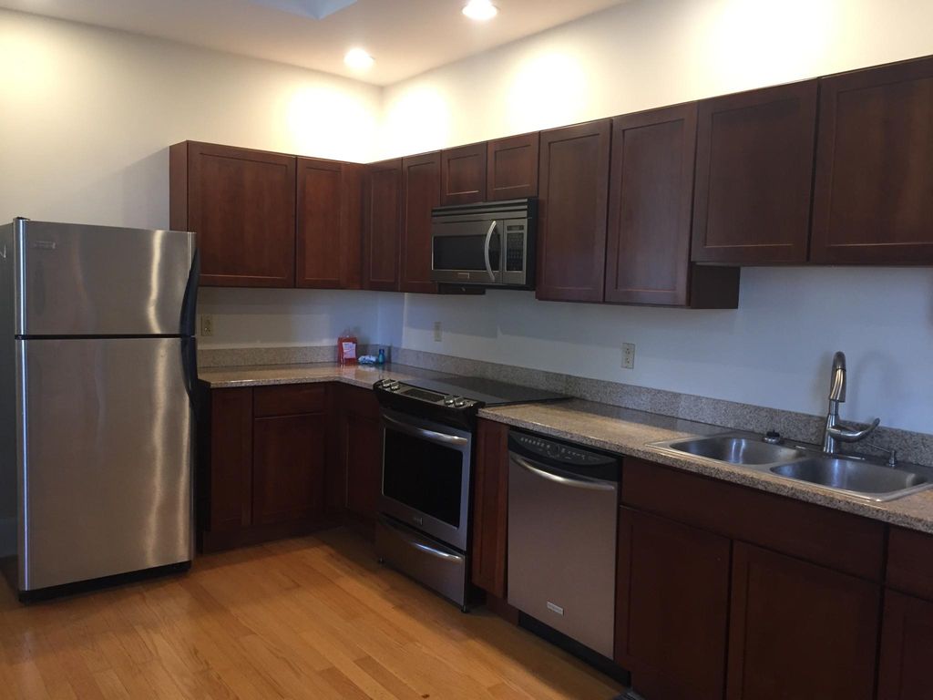212 W Franklin St #101, Richmond, VA 23220