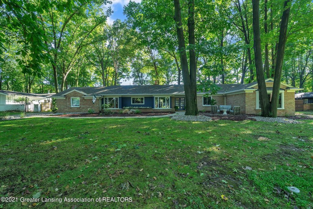 1520 Old Mill Rd, East Lansing, MI 48823