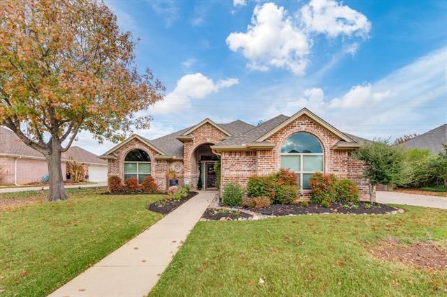 7312 Spring Oak Dr, North Richland Hills, TX 76182