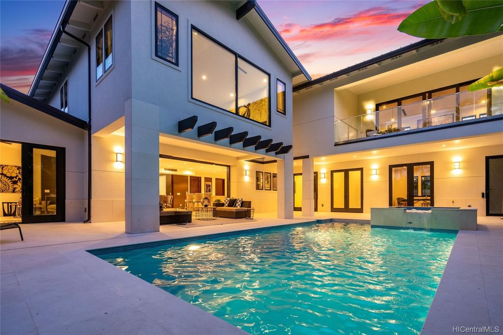 4993 Kolohala St, Honolulu, HI 96816