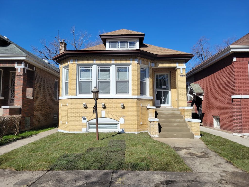 8830 S Racine Ave, Chicago, IL 60620