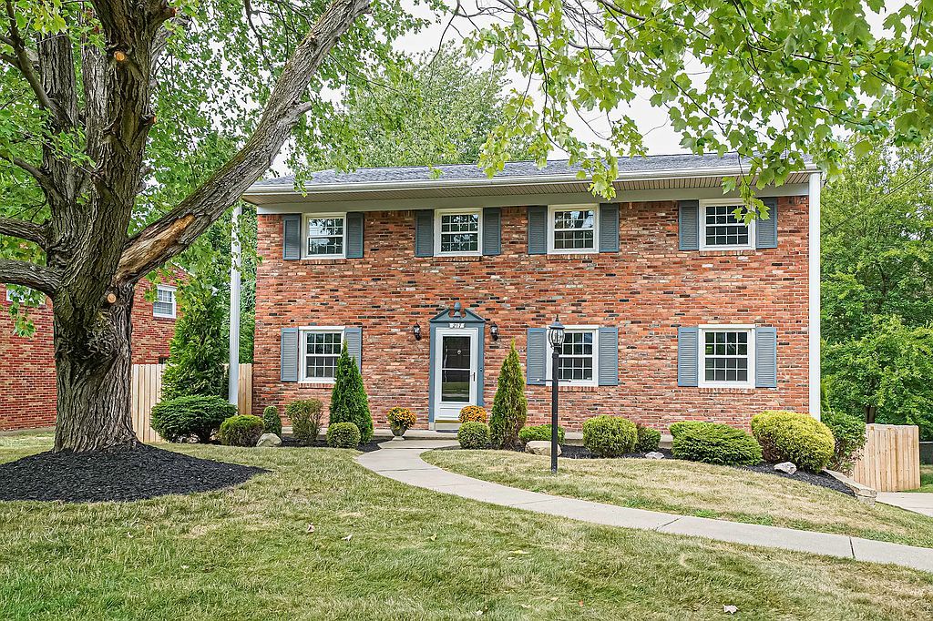 217 Lytton Rd, Coraopolis, PA 15108 5 Bed, 3 Bath SingleFamily Home