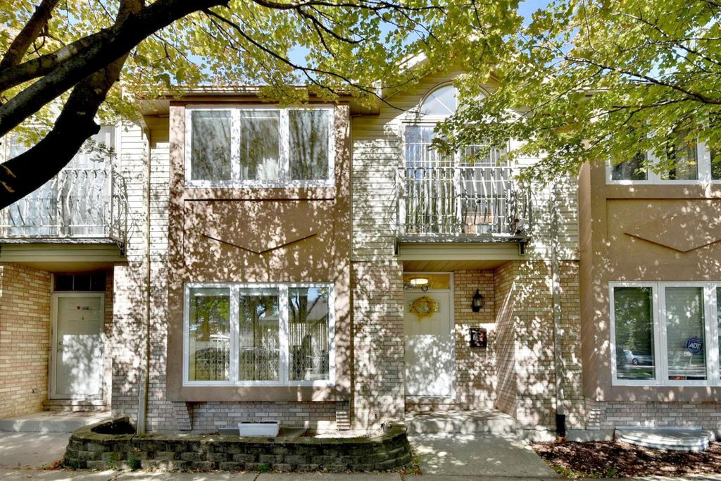 2300 N Nagle Ave #2, Chicago, IL 60707