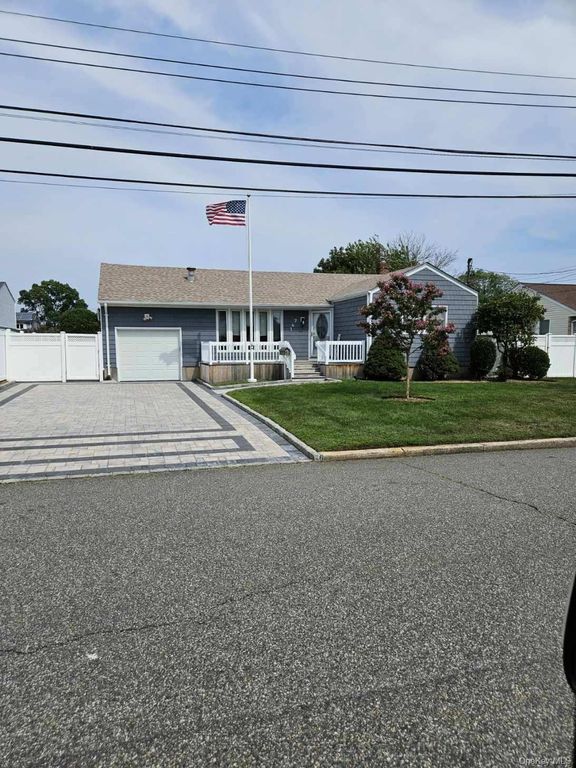 147 W 11th Street, Deer Park, NY 11729 MLS# 900525 Trulia