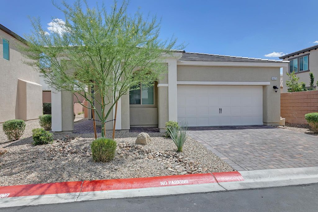 9073 Janice Glen Ave, Spring Valley, NV 89148