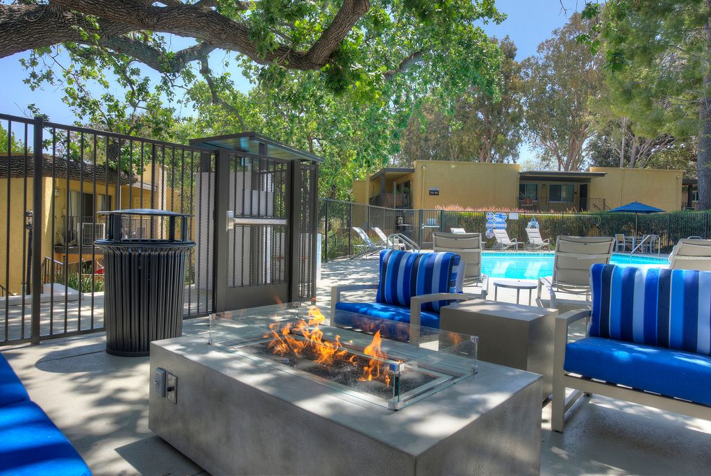 Los Robles Apartments Thousand Oaks, Outdoor Furniture Thousand Oaks Ca