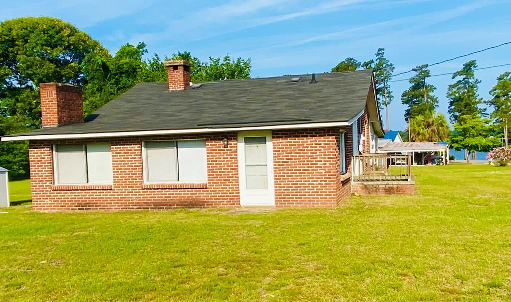 1075 Radius St, Manning, SC 29102