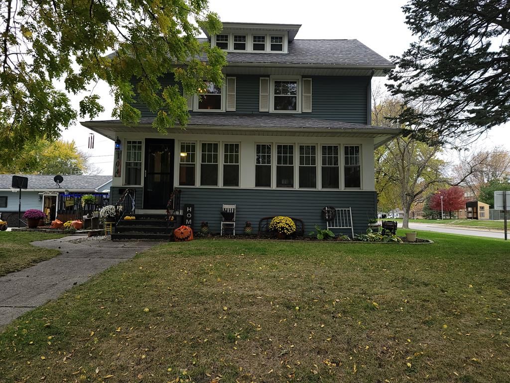 104 1st St, Rockwell City, IA 50579