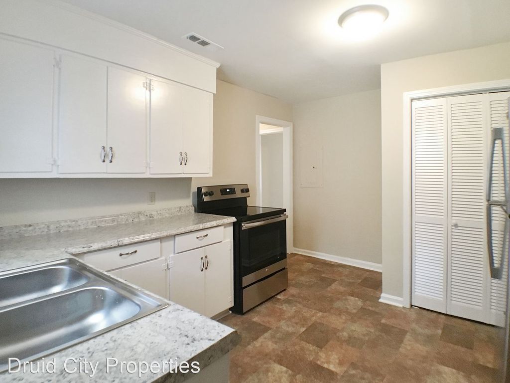 1120 19th St #9, Tuscaloosa, AL 35401