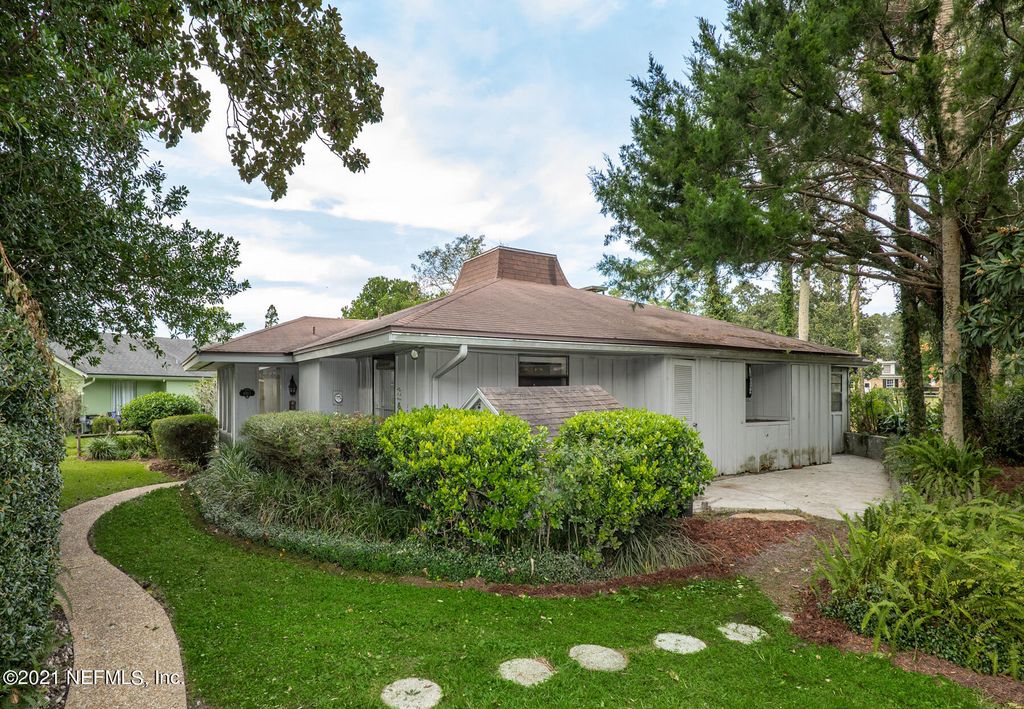 10113 Leisure Ln N, Jacksonville, FL 32256