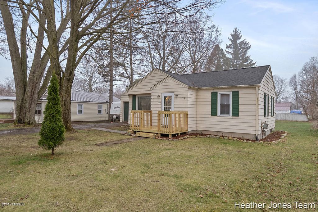 224 S Sherman St, Sheridan, MI 48884 Trulia