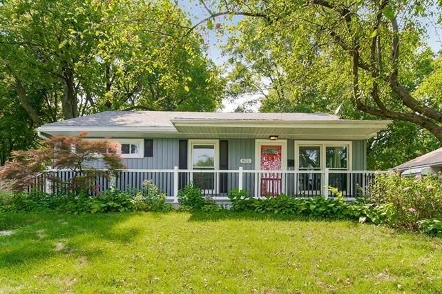 822 S Noland Rd, Independence, MO 64050