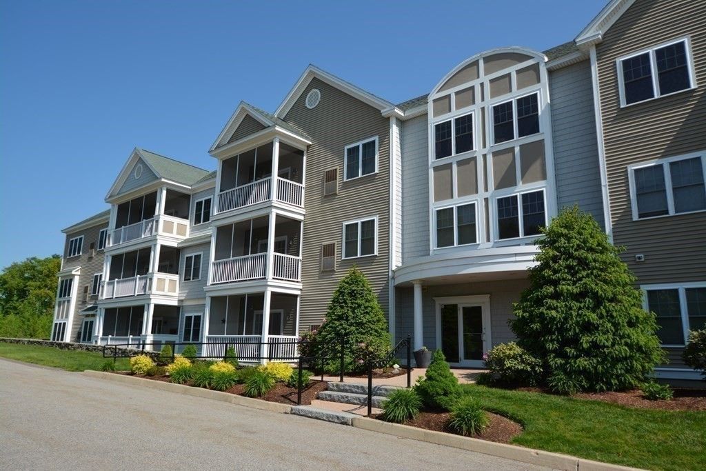 2107 Briarwood Vlg, Clinton, MA 01510