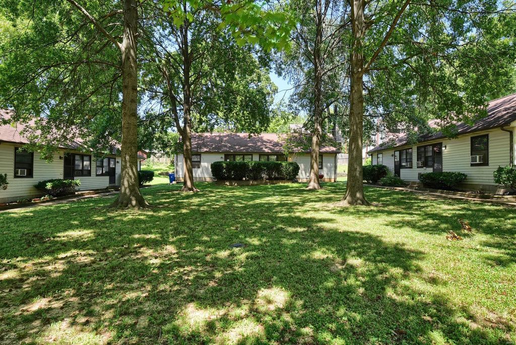 7621-31 Flora Ave, Saint Louis, MO 63143