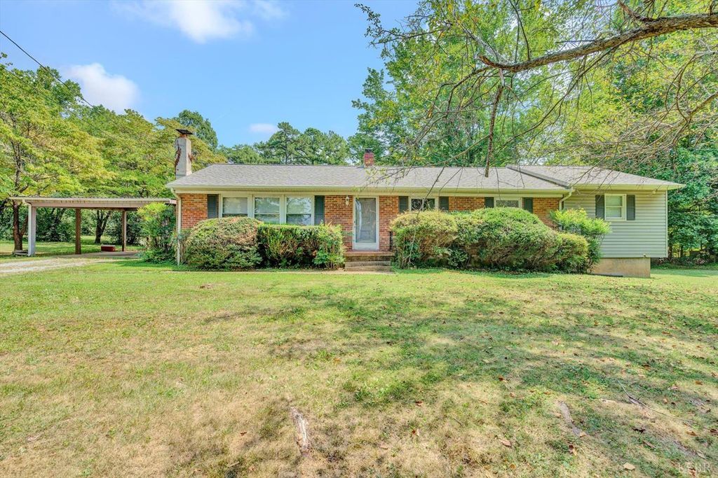 111 Ballowe Cir, Evington, VA 24550