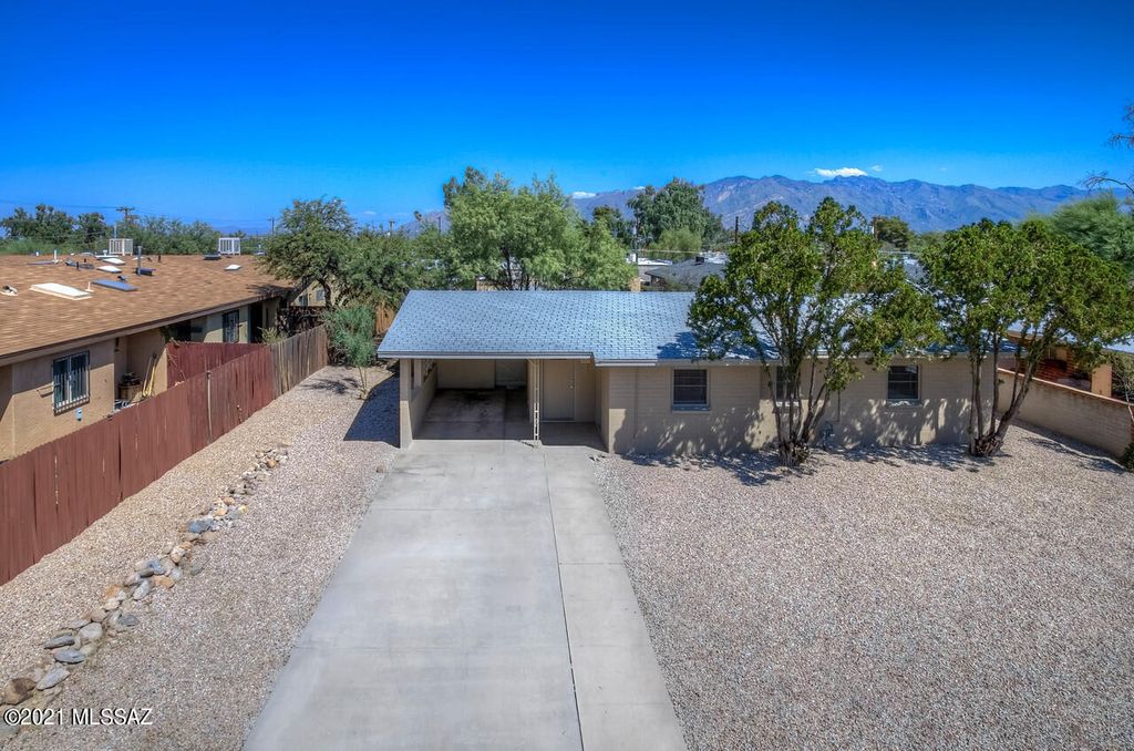 2617 E Water St, Tucson, AZ 85716