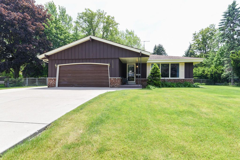 4525 Garden Dr, Mount Pleasant, WI 53403