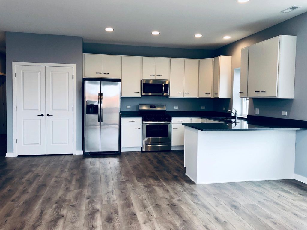 3644 N Harlem Ave, Chicago, IL 60634