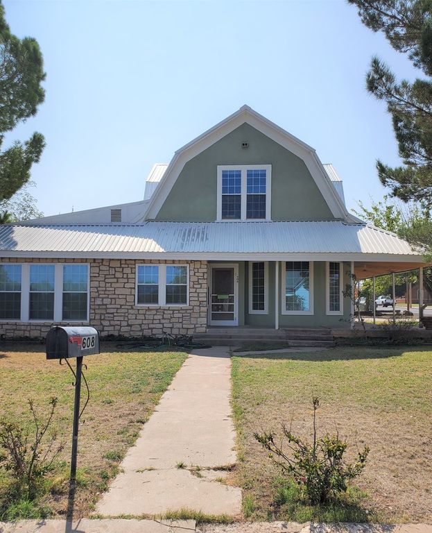 608 W Lockhart Ave, Alpine, TX 79830