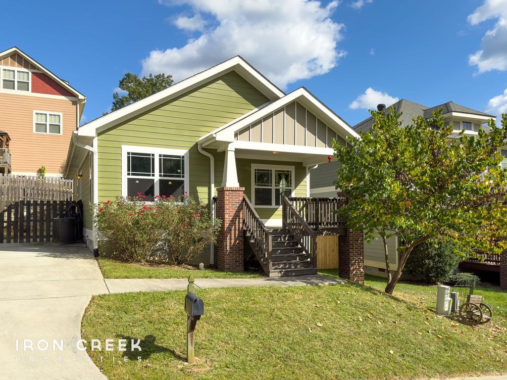 9 Teems Ln, Asheville, NC 28805