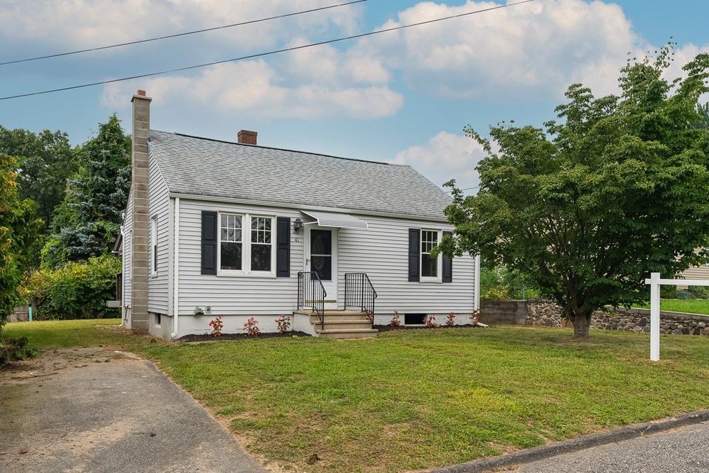 41 Grandview Ave, Ludlow, MA 01056