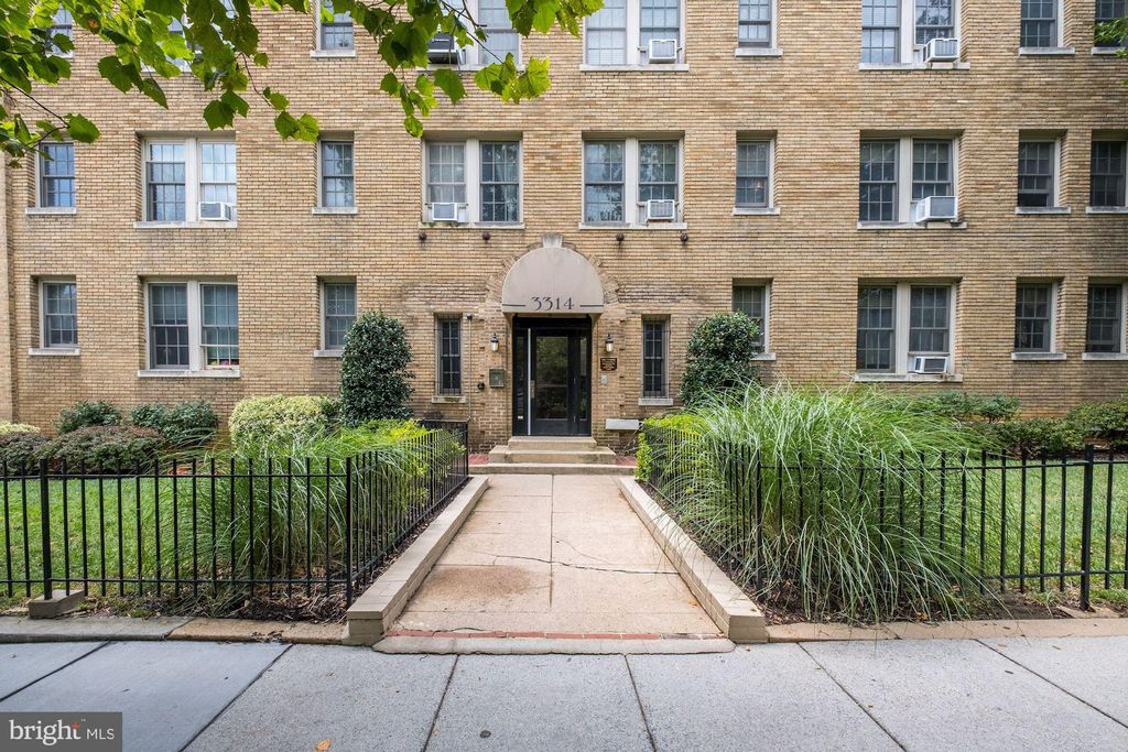 3314 Mount Pleasant St NW #37, Washington, DC 20010