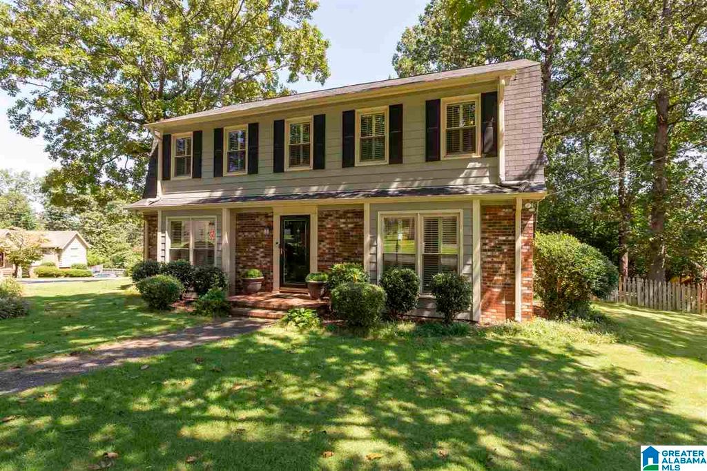 843 Mountain Branch Ln, Vestavia, AL 35226