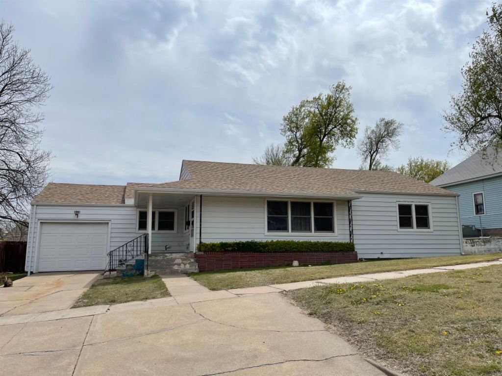 313 W 7th St, Larned, KS 67550 Trulia