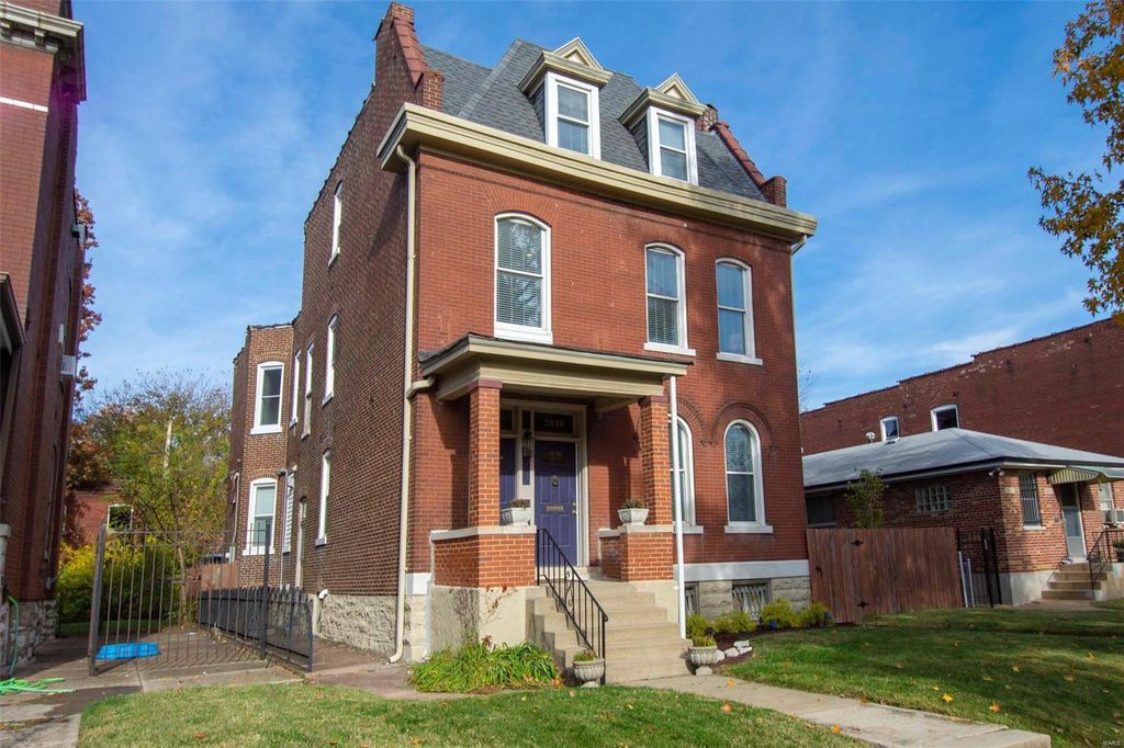 2049 Ann Ave, Saint Louis, MO 63104