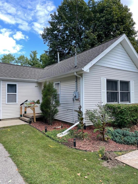 620 W Berry Ave, Lansing, MI 48910