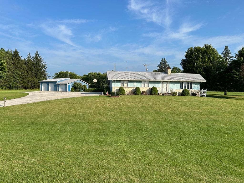 9000 E  Barnum Rd, Woodland, MI 48897