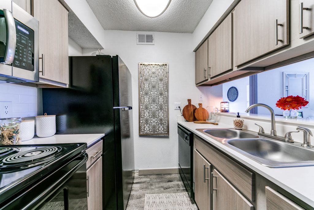9900 Adleta Blvd #2-106, Dallas, TX 75243