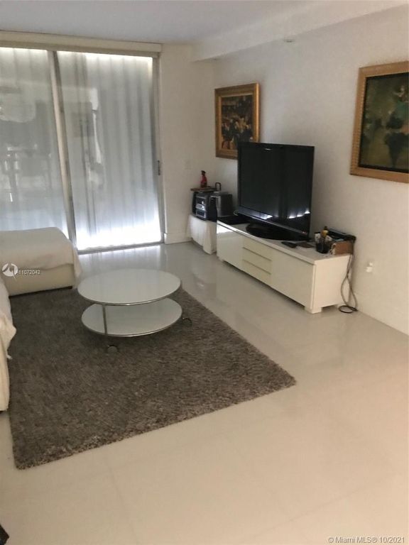7601 Byron Ave #5D, Miami Beach, FL 33141