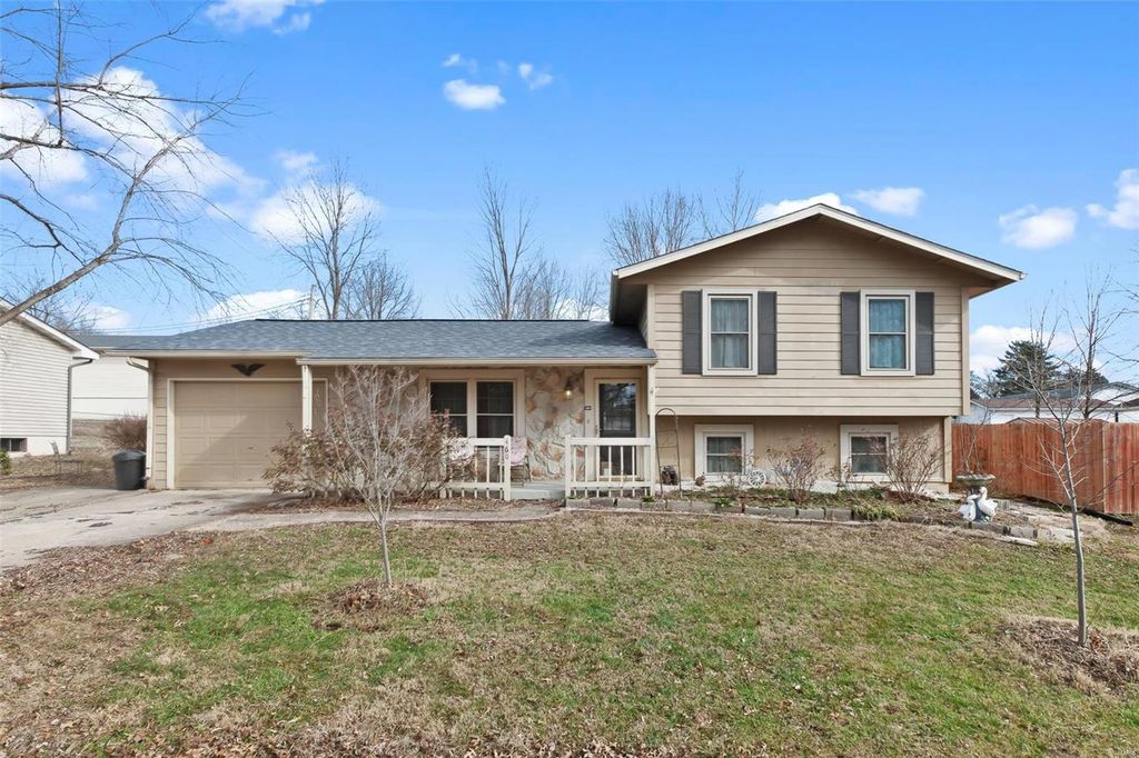 460 Charles St, Troy, MO 63379