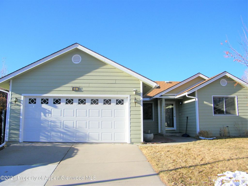 637 Night Shade Ct, New Castle, CO 81647