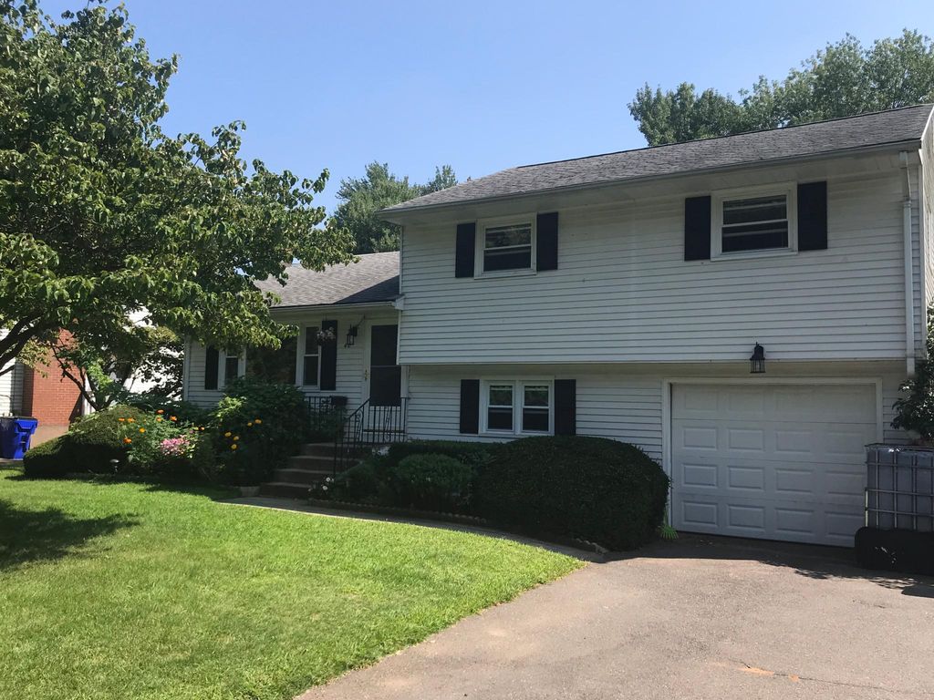 40 Wolcott Rd, West Hartford, CT 06110
