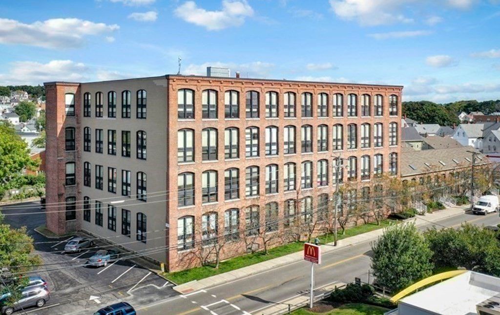 33 Maplewood Ave #208, Gloucester, MA 01930